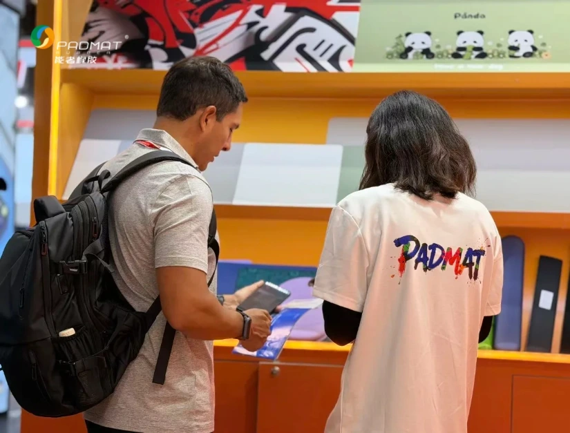 Padmat Rubber team presenting product catalog to global buyer at 2026 Global Sources Hong Kong Show, Booth 10R16, AsiaWorld-Expo